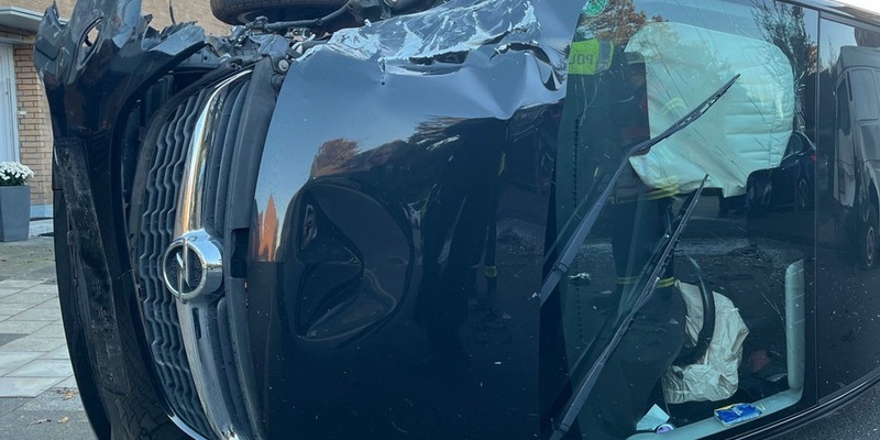 POL-DN: Von der Sonne geblendet: Fahrzeug überschlägt sich - Foto: presseportal.de