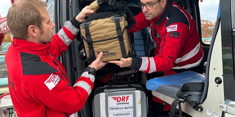 Lebensrettend bei massivem Blutverlust / Christoph Berlin mit Blut- und Plasmakonserven im Einsatz - Foto: presseportal.de
