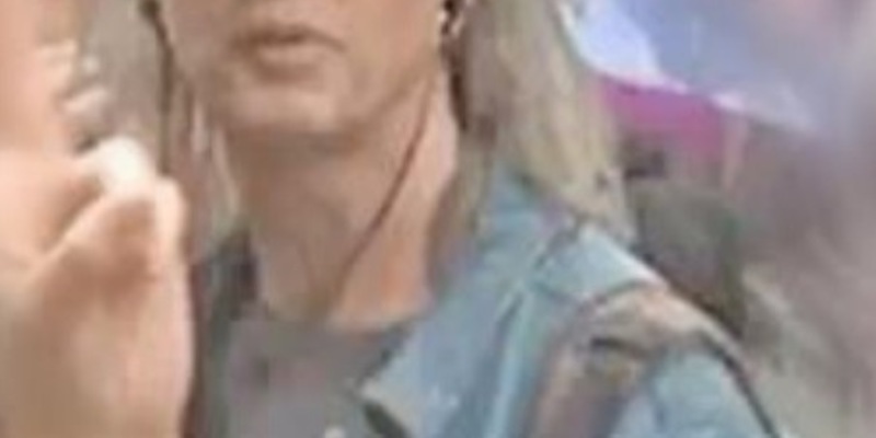 POL-HH: 241105-1. Öffentlichkeitsfahndung nach Angriff auf Polizeibeamtin in Hamburg-Altstadt - Foto: presseportal.de