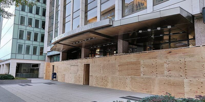 Verrammelte Fensterfront aus Sorge vor Randale bei der US-Wahl am 04.11.2024 - Foto: über dts Nachrichtenagentur