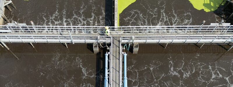 Zur sogenannten kritischen Infrastruktur zählen auch die Klärwerke großer Städte wie das Klärwerk Ruhleben der Berliner Wasserbetriebe. (Archivfoto) - Foto: Sebastian Gollnow/dpa