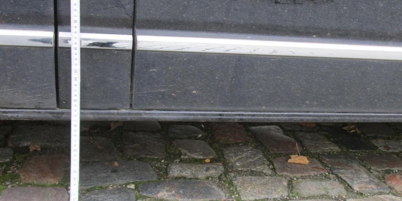 POL-FL: Verkehrsunfallflucht auf Markant-Parkplatz in der Marktstraße, gesucht wird der Fahrer/die Fahrerin eines roten PKW - Foto: presseportal.de