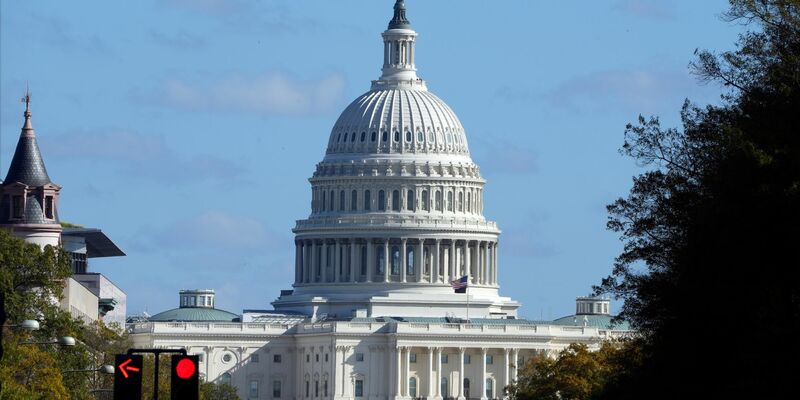 Blick auf das Kapitol in der US-Hauptstadt Washington. - Foto: Jon Elswick/AP