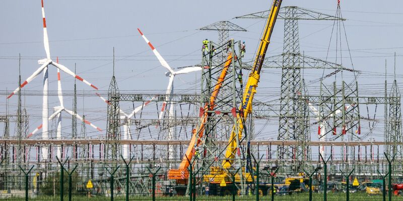 Stromnetze spielen eine zentrale Rolle bei der Energieversorgung. (Archivbild) - Foto: Jan Woitas/dpa