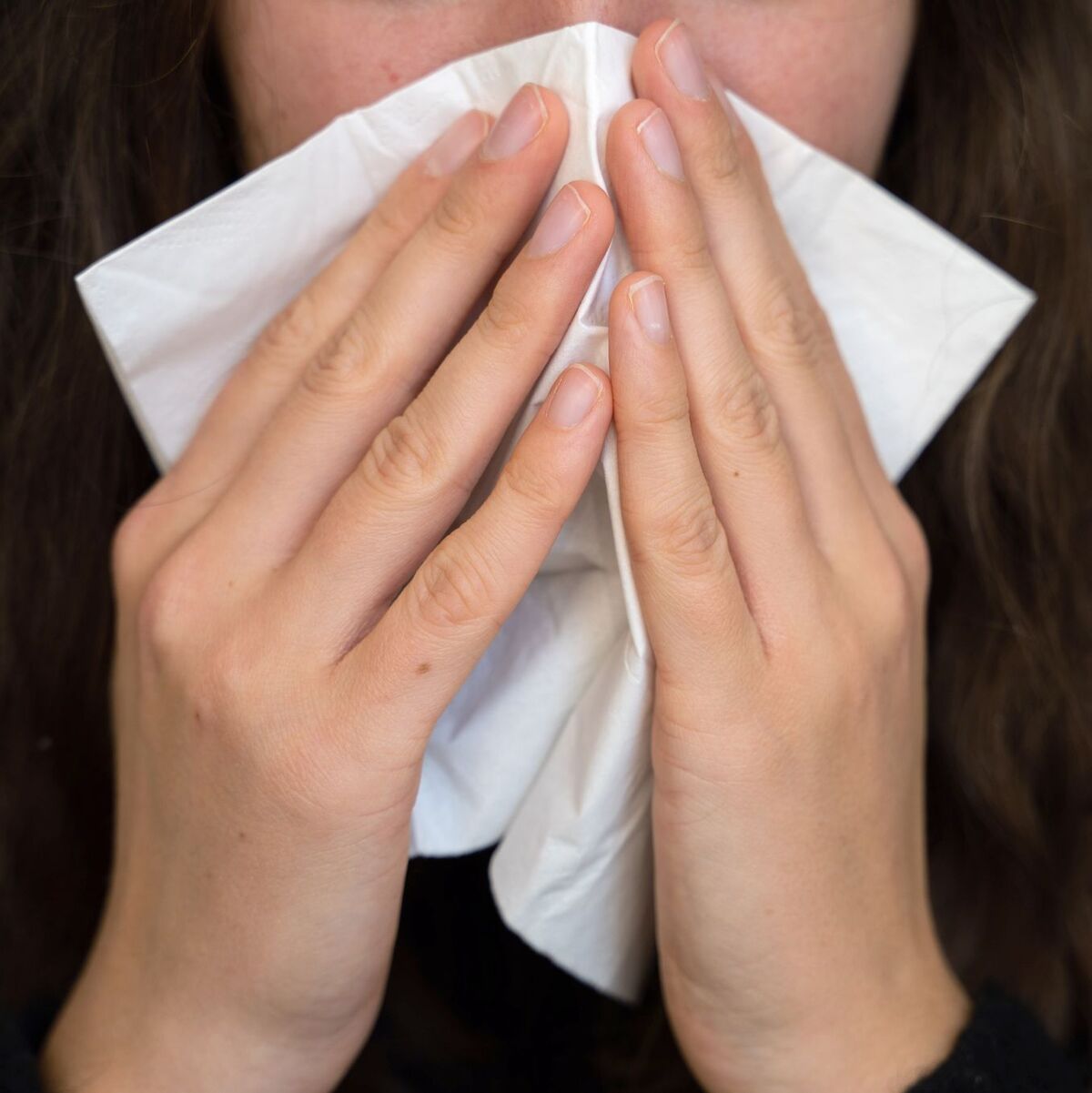 Leben zwischen Tee und Taschentüchern (Symbolbild) - Foto: Alicia Windzio/dpa