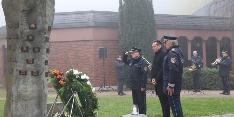 HDP-RP: Zentrale Gedenkfeier für die im Dienst ums Leben gekommenen Polizeibeamtinnen und Polizeibeamten der rheinland-pfälzischen Polizei an der Hochschule der Polizei - Foto: presseportal.de