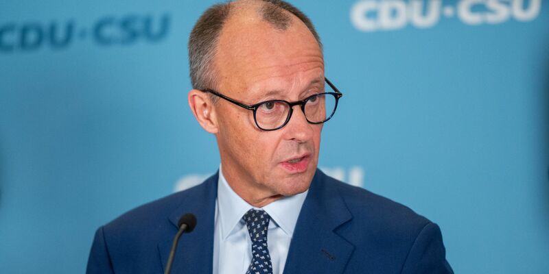 Die Neuwahl wäre in der zweiten Januar-Hälfte möglich, meint CDU-Chef Friedrich Merz. - Foto: Christophe Gateau/dpa