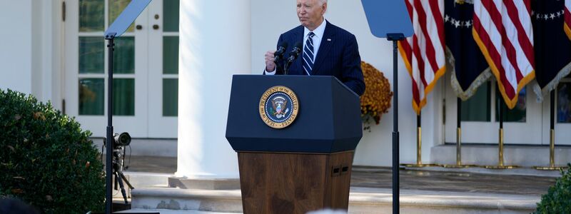 Biden sprach im Rosengarten des Weißen Hauses. - Foto: Ben Curtis/AP/dpa