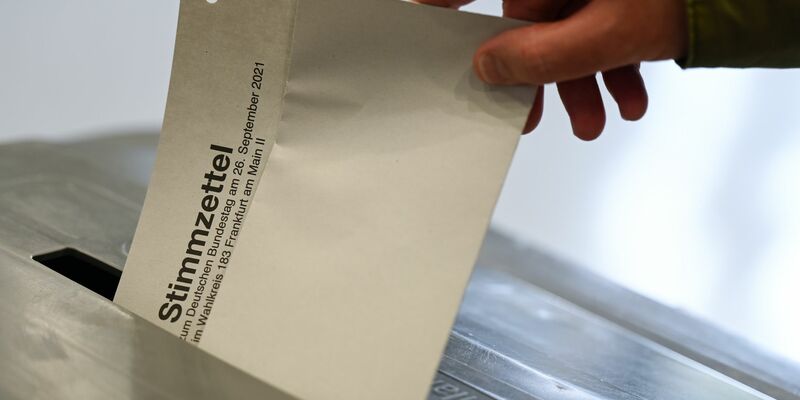 Im nächsten Jahr wird ein neuer Bundestag gewählt - die Frage ist nur: wann? (Symbolbild) - Foto: Arne Dedert/dpa