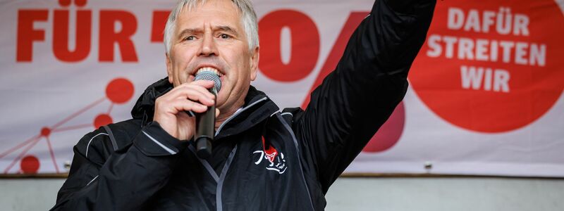 Kämpft für deutliche Lohnerhöhungen: Bayerns IG-Metall-Chef Horst Ott. (Archivbild) - Foto: Daniel Karmann/dpa