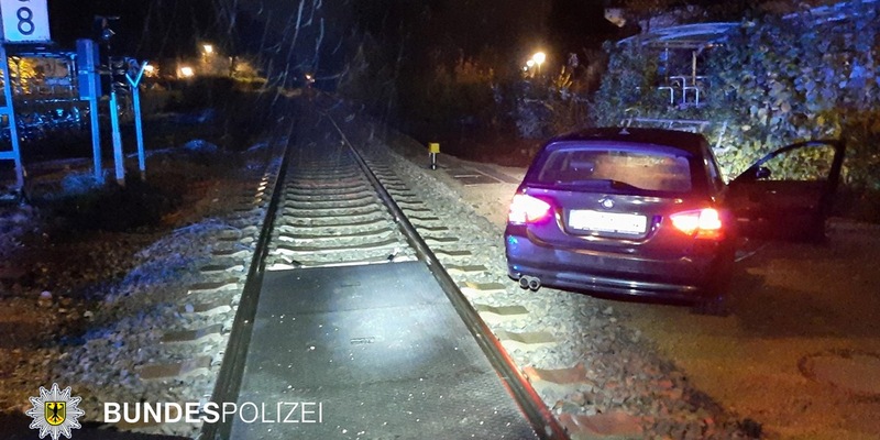 Bundespolizeidirektion München: Seniorin fährt in Gleisbereich / Erhebliche Beeinträchtigungen im Bahnverkehr - Foto: presseportal.de