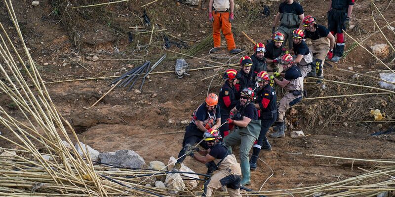Menschen werden weiterhin vermisst (Foto Aktuell vom 17.11.). - Foto: Eduardo Manzana/EUROPA PRESS/dpa