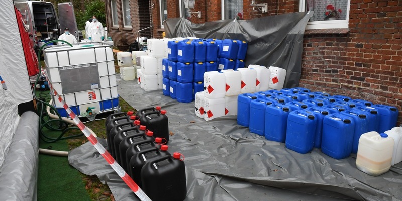 POL-CUX: Umfangreiche Durchsuchungen im Bereich der Betäubungsmittelkriminalität in der Wesermarsch - Diverse Beweismittel in professionell eingerichtetem Drogenlabor sichergestellt - Foto: presseportal.de