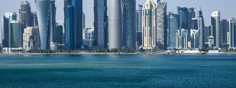 In der katarischen Hauptstadt Doha soll über die weitere Ausgestaltung der Waffenruhe verhandelt werden. (Archivbild)  - Foto: Bernd von Jutrczenka/dpa