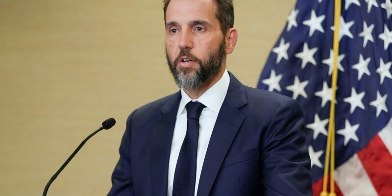 Sonderermittler Jack Smith bekommt die Chance, die Anklage gegen Donald Trump öffentlich zu verteidigen. (Archivbild) - Foto: Jacquelyn Martin/AP/dpa