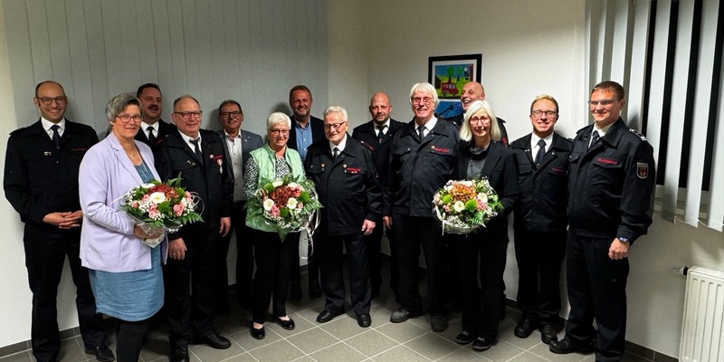 FW Alpen: 205 Jahre Ehrenamt in Menzelen - Foto: presseportal.de
