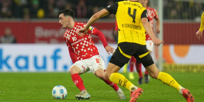 Gerät weiter unter Druck: BVB-Trainer Nuri Sahin. - Foto: Thomas Frey/dpa