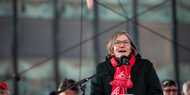  Vermisst Angebote des VW-Managements: IG-Metall-Chefin Christiane Benner. (Archivbild)  - Foto: Fabian Strauch/dpa