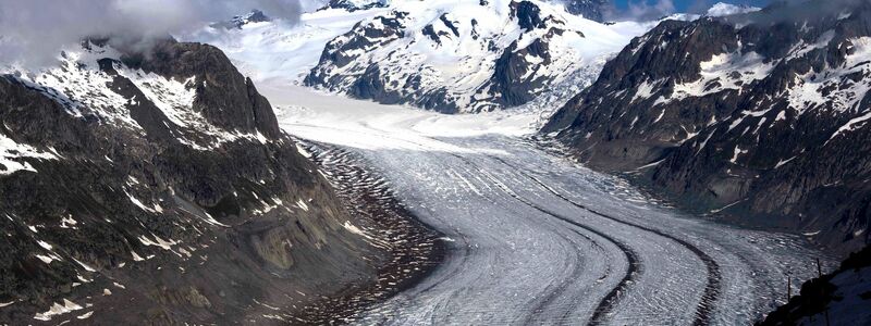 Gletscher haben weltweit 2023 eine Rekordmenge an Eis verloren (Archivbild) - Foto: Matthias Schrader/AP