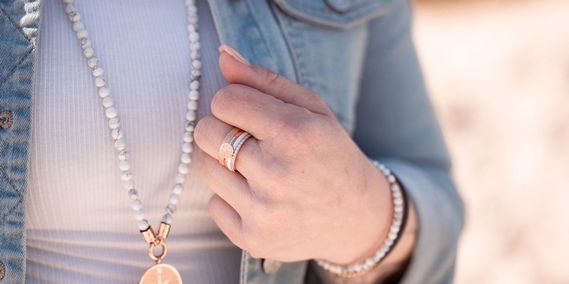 Urlaub am Meer immer bei sich tragen: Deichbrise verbindet Nordsee-Flair mit modernen Schmuckstücken - Foto: presseportal.de