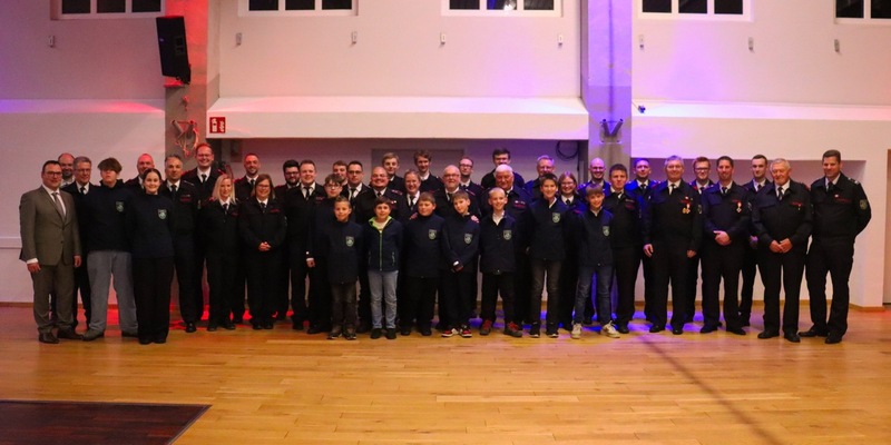FW-OE: Jahreshauptdienstbesprechung des Einsatzbereichs 1 der Feuerwehr Lennestadt - Foto: presseportal.de