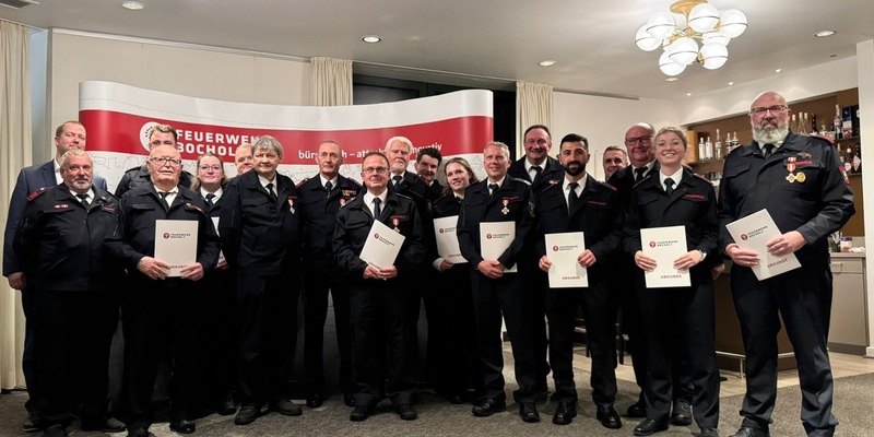 FW Bocholt: Ehrungen und Beförderungen bei der Feuerwehr Bocholt - Foto: presseportal.de