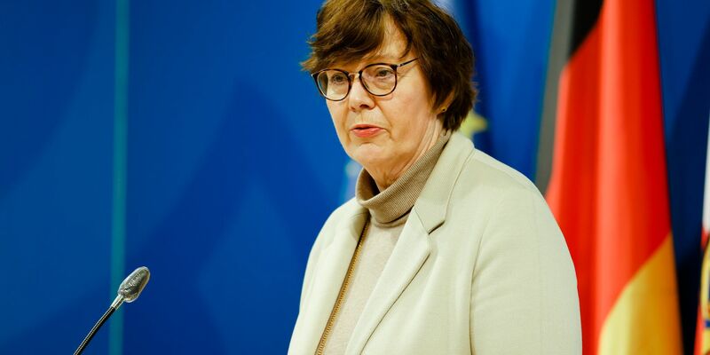 Sütterlin-Waack: Kein Erkenntnisse zu einem Anschlag auf einen Weihnachtsmarkt. (Archivbild) - Foto: Frank Molter/dpa