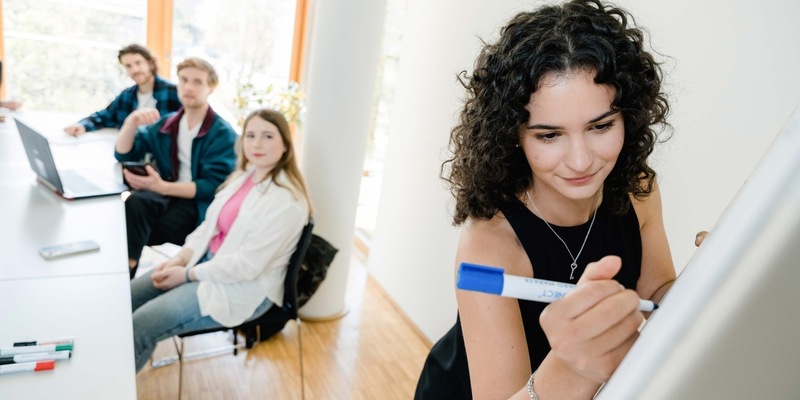 FH Kufstein Tirol bietet neuen Bachelor in Wirtschaftspsychologie* an - Foto: presseportal.de