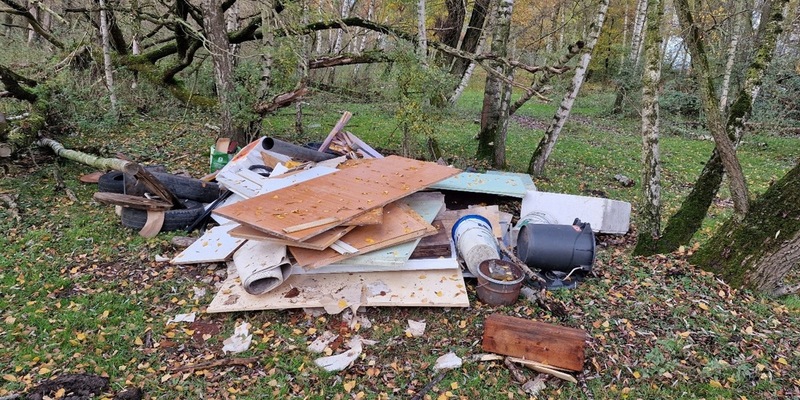 POL-DEL: Landkreis Wesermarsch: Illegale Müllentsorgung in Lemwerder +++ Zeugenaufruf - Foto: presseportal.de