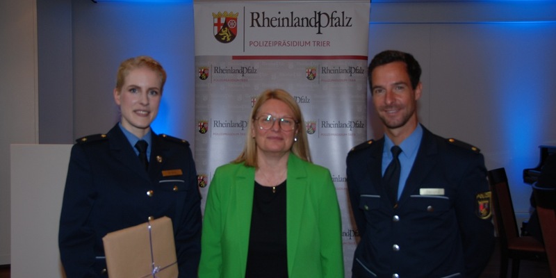 POL-PPTR: Wechsel der Dienststellenleitung bei der Polizeiinspektion - erstmals Frau im Chefsessel - Foto: presseportal.de