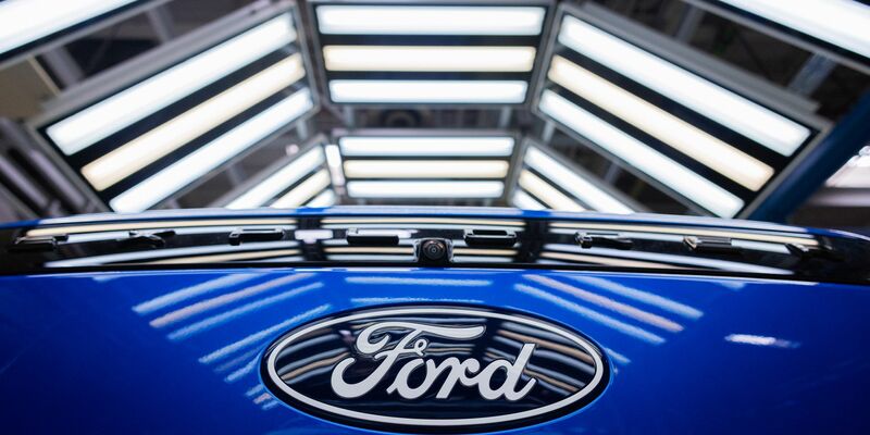 Der US-Autobauer Ford will Kurzarbeit in seinem Kölner Werk einführen (Archivbild)  - Foto: Rolf Vennenbernd/dpa