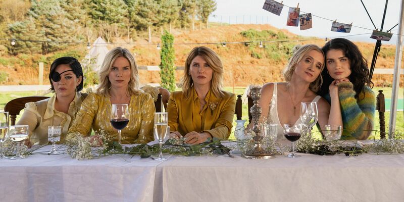 Ein ungewisser Blick in die Zukunft. - Foto: ---/Apple TV/dpa