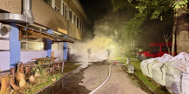 FW Stockach: Brand am Gebäude - Foto: presseportal.de