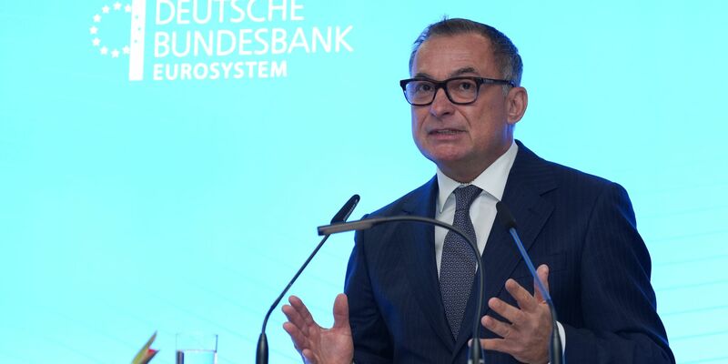 Bundesbank-Präsident Joachim Nagel bringt ein späteres Rentenalter ins Spiel im Kampf gegen die schwache Wirtschaft (Archivbild). - Foto: Marcus Brandt/dpa