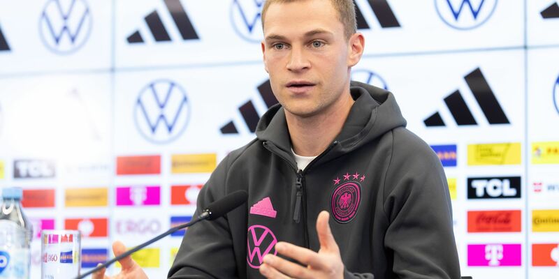 Joshua Kimmich spricht über den Gruppensieg in der Nations League. - Foto: Jürgen Kessler/dpa