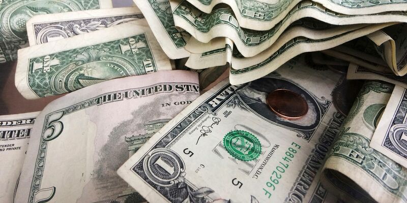 Die Inflation in den USA steigt erst einmal nicht. (Symbolbild)  - Foto: Mark Lennihan/AP/dpa