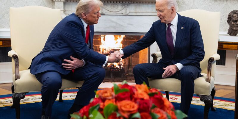 Biden und Trump beantworten keine Fragen von Journalisten. - Foto: Evan Vucci/AP/dpa