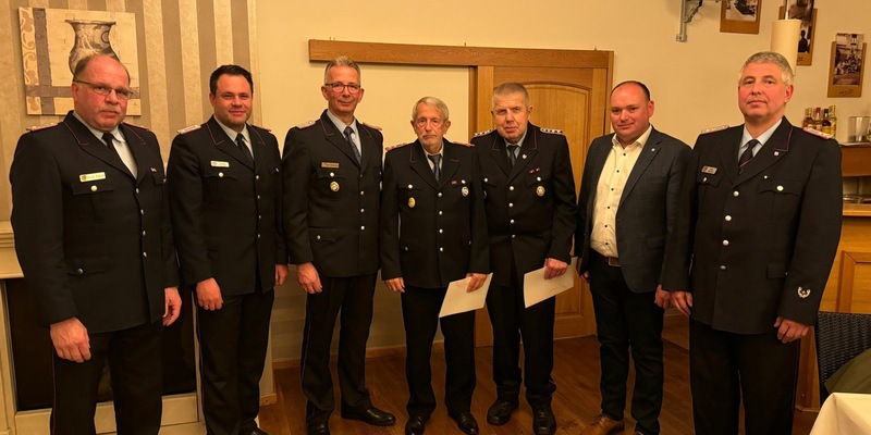 FW-OLL: Beförderungen der Feuerwehr Littel - gemütlicher Abend der Feuerwehr ein Erfolg - Foto: presseportal.de
