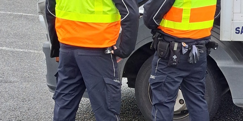 HZA-SB: Saarbrücker ZOLL kontrolliert Fahrer*innen; Bundesweite Schwerpunktprüfung im Speditions-, Transport- und Logistikgewerbe - Foto: presseportal.de