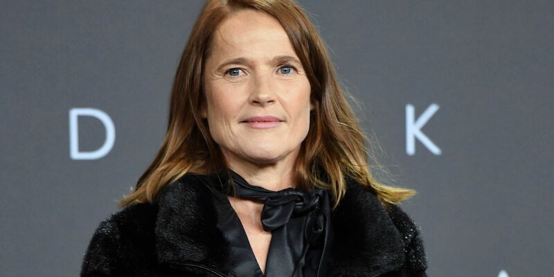 Karoline Eichhorn spürt die Benachteiligung von Frauen mittleren Alters in der TV-Branche. - Foto: Maurizio Gambarini/dpa