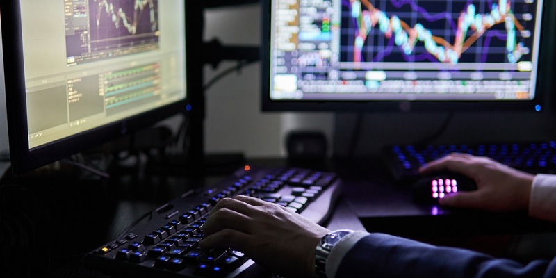 LKA-RP: Cybertrading-Betrug: Verbraucherzentrale und Landeskriminalamt Rheinland-Pfalz geben Tipps, um unseriöse Anlageversprechen mit falscher Promi-Werbung zu erkennen - Foto: presseportal.de