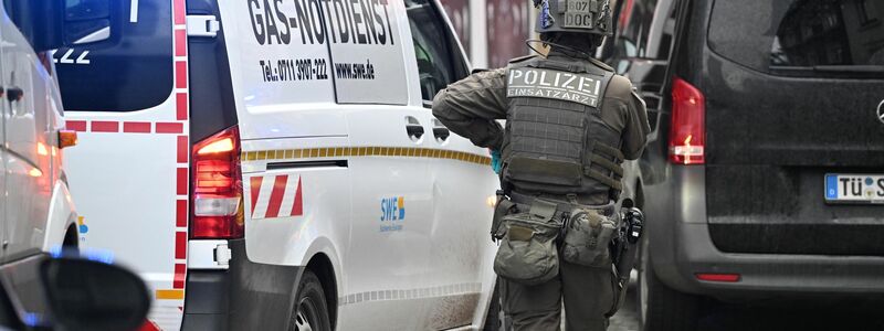 Auch ein Spezialeinsatzkommando war an dem Einsatz beteiligt. - Foto: Bernd Weißbrod/dpa