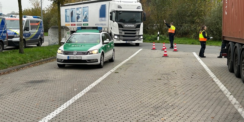 HZA-HB: Zoll prüft Speditionsgewerbe / In sieben Fällen müssen weitere Prüfungen durchgeführt werden - Foto: presseportal.de