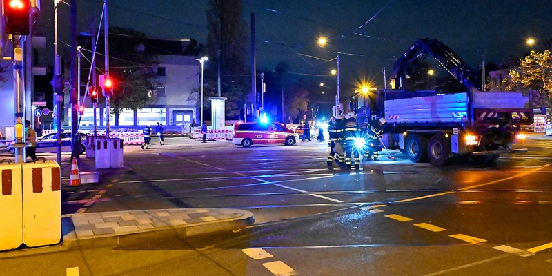 FW-M: Oberleitung abgerissen (Nymphenburg) - Foto: presseportal.de