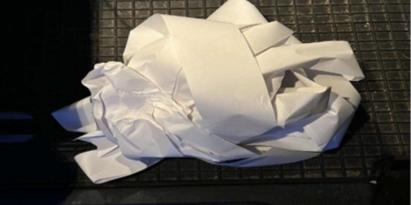 POL-WES: Schermbeck - Kinder werfen Knäuel aus Papier von der Brücke - Foto: presseportal.de