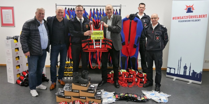 FW-Velbert: Strömungsrettung für fließende Gewässer: Neue Ausrüstung für die Feuerwehr Velbert - Foto: presseportal.de