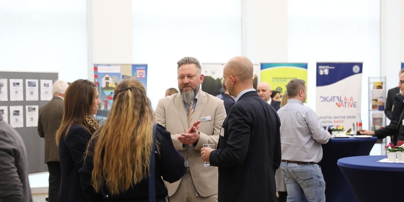 POL-OF: Tag der Prävention: Polizeipräsident Daniel Muth sprach Grußwort vor mehr als 20 kommunalen Vertreterinnen und Vertretern - Foto: presseportal.de