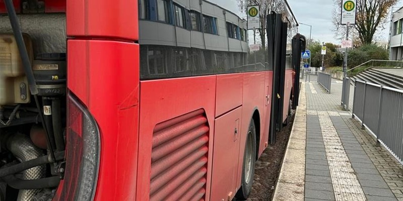 POL-VDMZ: Alzey - Schulbuskontrollen: Weiterfahrt untersagt - Foto: presseportal.de