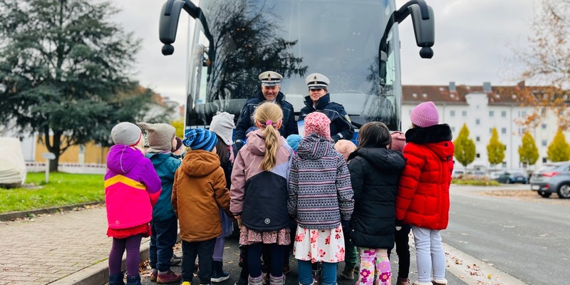 BPOLD-H: Bundespolizei im Norden: Hundertschaft im Lese-Einsatz - Foto: presseportal.de