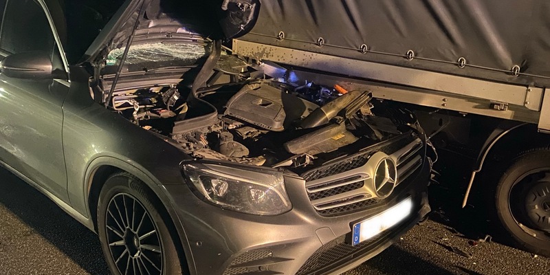 FW Frankenthal: Verkehrsunfall mit fünf beteiligten Fahrzeugen - mehrere Verletzte - Foto: presseportal.de